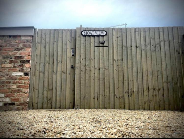 Moat View Free Parking, Central, Ev Plug Йорк Екстериор снимка